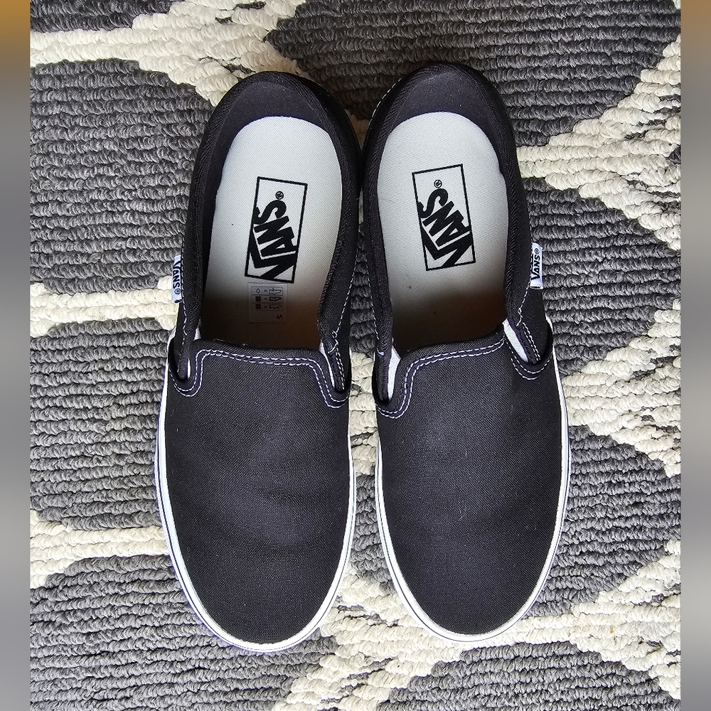 Vans Classic Slip-On Shoe W8.5/M7 Black